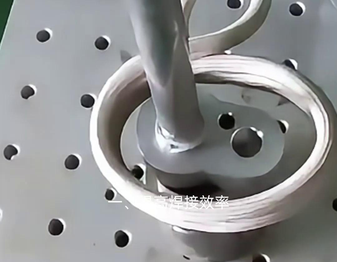 鋁件焊接設(shè)備中，手持式高頻焊機(jī)是一種適用于鋁管焊接的高效、便捷的焊接工具
