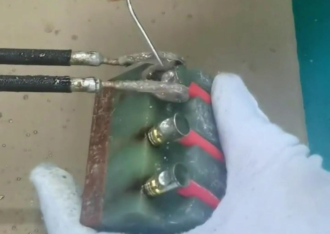 采用超高頻釬焊電線與銅端子的釬焊，這樣有效保障了其品質(zhì)，杜絕了虛焊假焊等因素