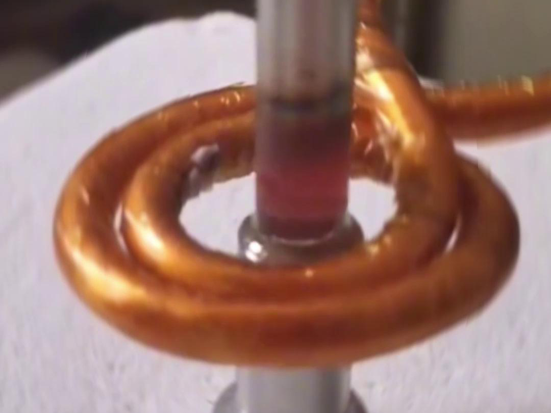 手持式高頻機(jī)焊接不銹鋼管具有高效、便捷、操作簡(jiǎn)單